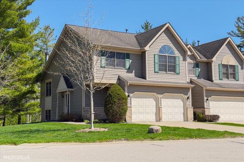 102 River Bluff Court, Carpentersville, IL, 60110 | Card Image