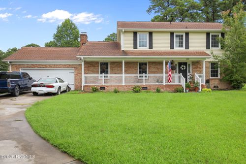 211 Converse Dr, Jacksonville, NC, 28546-7513 | Card Image