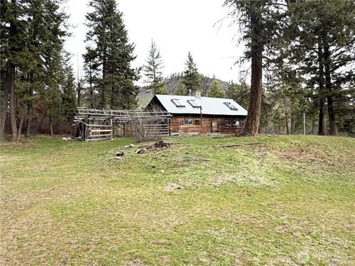 3507 Hamlett Rd, Kettle Falls, WA, 99141-8771 | Card Image