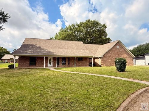 300 Whippoorwill Ln, Wake Village, TX, 75501-8642 | Card Image