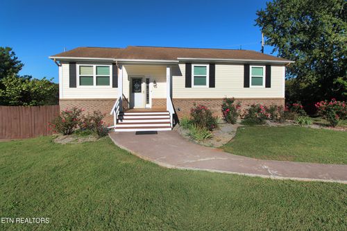 9301 Oakshire Cir, Knoxville, TN, 37922-6243 | Card Image