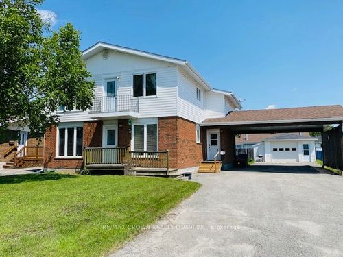 11 Kennedy Ave, Kapuskasing, ON, P5N1M1 | Card Image