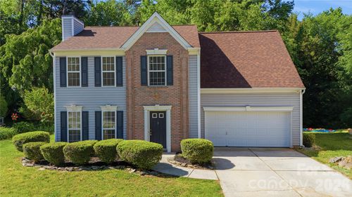 7011 Long Run Ln, Charlotte, NC, 28216-5614 | Card Image