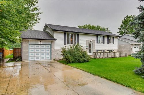 3124 Broadway St, Brooke Alvinston, ON, N0N1A0 | Card Image