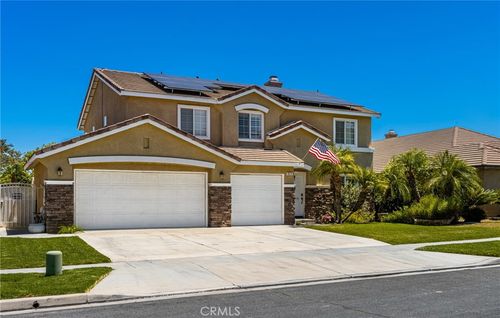 825 Derby St, Corona, CA, 92882-7578 | Card Image