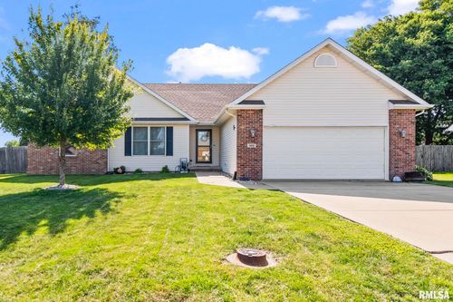 905 Timber Edge Dr, Sherman, IL, 62684-9477 | Card Image
