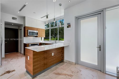 548-548 Fernwood Rd, Key Biscayne, FL, 33149-1842 | Card Image