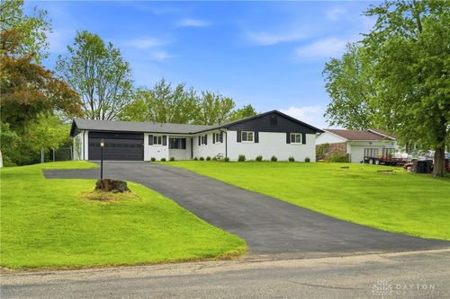 2529 Marinette Dr, Springfield, OH, 45503-2158 | Card Image