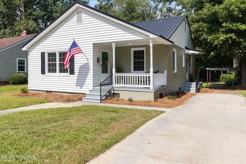 209 N Thompson St, Whiteville, NC, 28472-3521 | Card Image