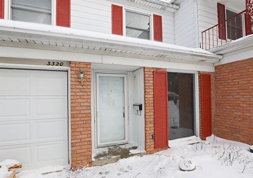 3320 Pencombe Pl, Flint, MI, 48503-2351 | Card Image