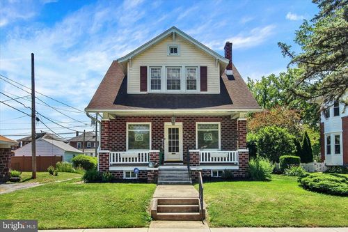 238 E Walnut St, READING, PA, 19607-2624 | Card Image