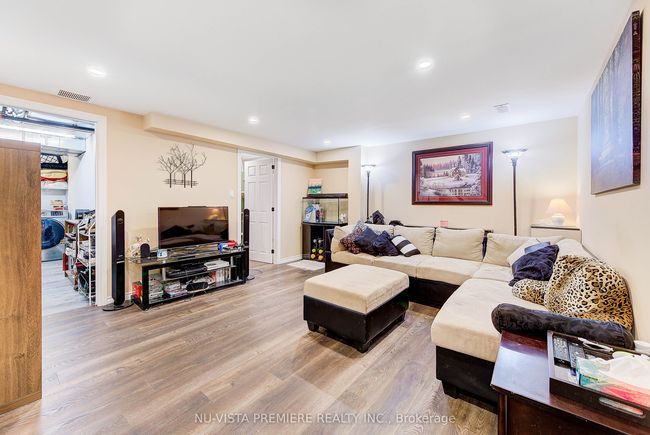 45 Mohegan Cres, House attached with 3 bedrooms, 2 bathrooms and 2 parking in London ON | Image 27