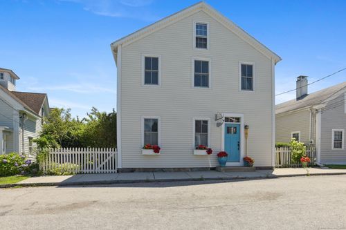 43 Broad St, Stonington, CT, 06378-1238 | Card Image