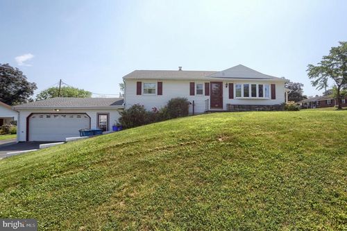101 Walton Ave, CARLISLE, PA, 17013-1242 | Card Image