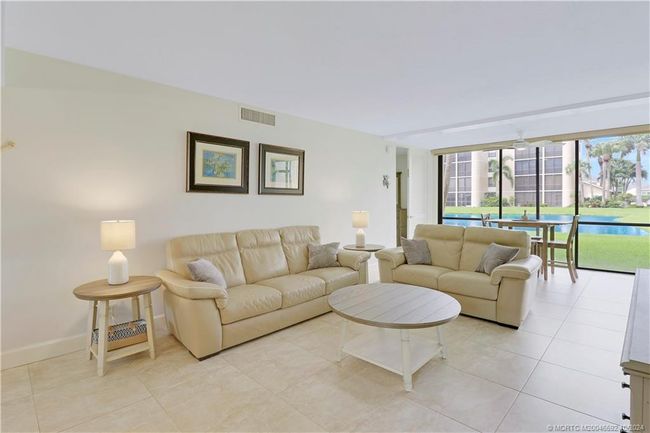 APT-103 - 3442 Ne Causeway Blvd, Condo with 2 bedrooms, 2 bathrooms and 1 parking in Jensen Beach FL | Image 12