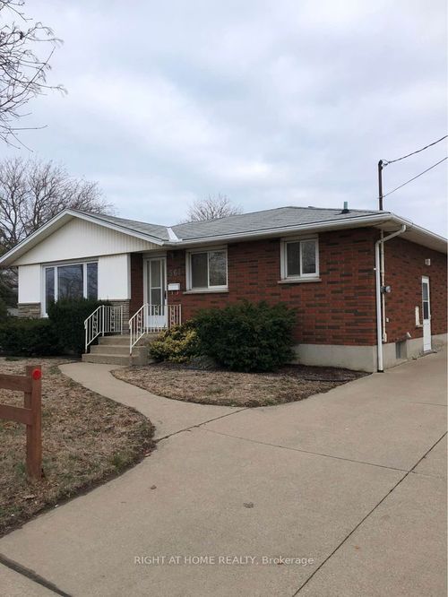 564 Lake St, Saint Catharines, ON, L2N4H9 | Card Image