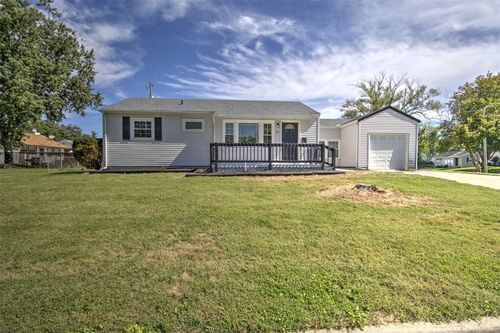 12 Crestview Dr, Decatur, IL, 62521-5440 | Card Image