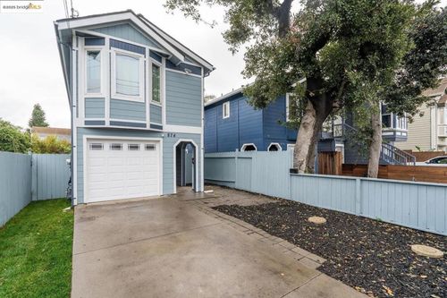 874 Pine St, Oakland, CA, 94607-1150 | Card Image