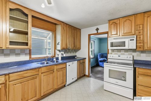 2627 N 70th St, Omaha, NE, 68104-3812 | Card Image