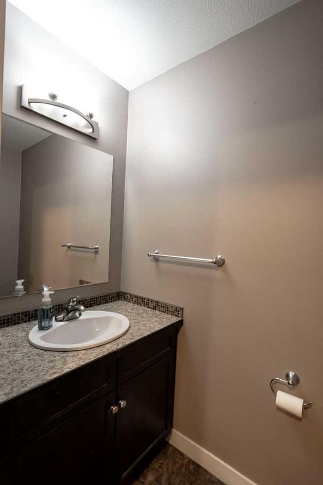 11307 91 St, Home with 3 bedrooms, 3 bathrooms and 3 parking in Peace River AB | Image 9