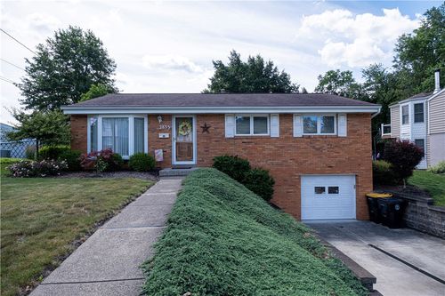 2853 W Munroe St, Bethel Park, PA, 15102-2661 | Card Image