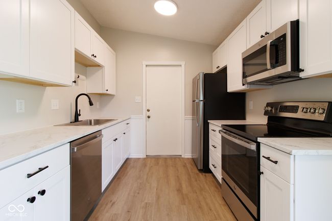 6741 Apollo Way, House other with 3 bedrooms, 2 bathrooms and null parking in Indianapolis IN | Image 6