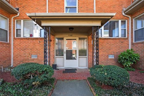 7309 River Rd, Newport News, VA, 23607-1743 | Card Image