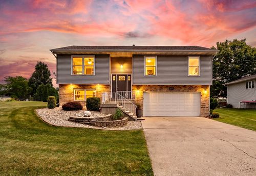 4176 Thornhill Dr, Crown Point, IN, 46307 | Card Image