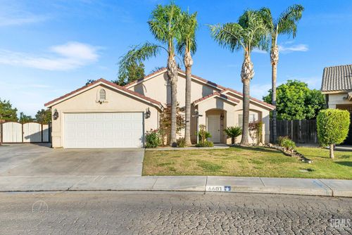 6601 High Peaks Dr, Bakersfield, CA, 93313-4975 | Card Image