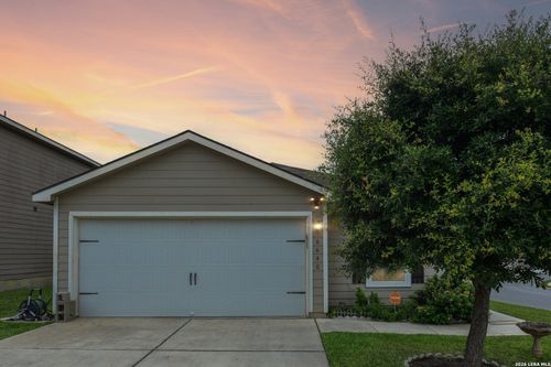 6640 Rosenthal Pass, San Antonio, TX, 78252-4461 | Card Image