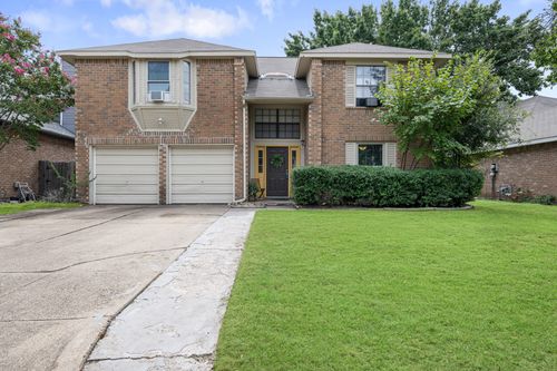 2877 Fenwick St, Grand Prairie, TX, 75052-4213 | Card Image