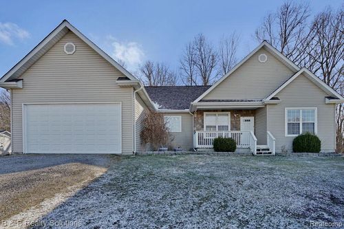 5493 King Road, East China Township, MI, 48054 | Card Image