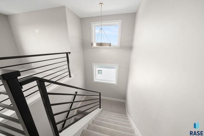 6604 E Hawker Cir, House other with 5 bedrooms, 4 bathrooms and null parking in Sioux Falls SD | Image 18