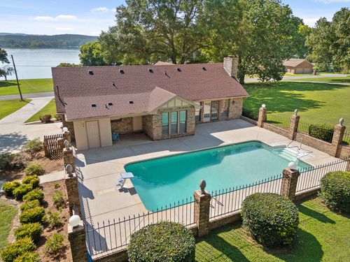 2058 Linwood Cir, Soddy Daisy, TN, 37379-8137 | Card Image