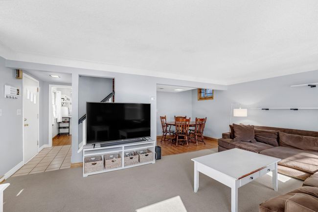 22_11908_James_Rd_Hopkins_MN_55343_USA-Living_room-HT8A1368.JPG | Image 9