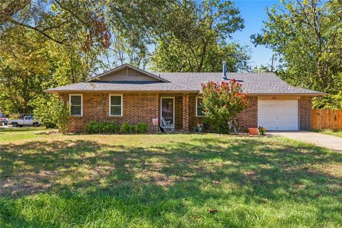 1001 Gertrude Ave, Wagoner, OK, 74467-2413 | Card Image