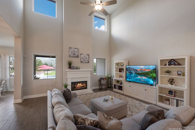 215 Madrone Trl, House other with 6 bedrooms, 6 bathrooms and null parking in Boerne TX | Image 14