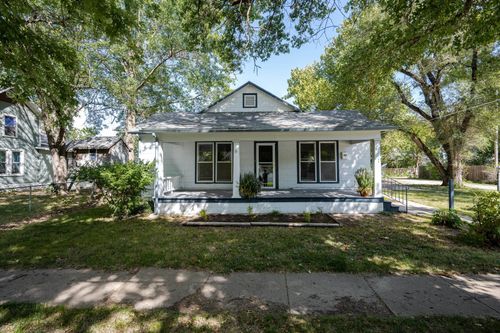 212 W 2nd St, Halstead, KS, 67056-2032 | Card Image