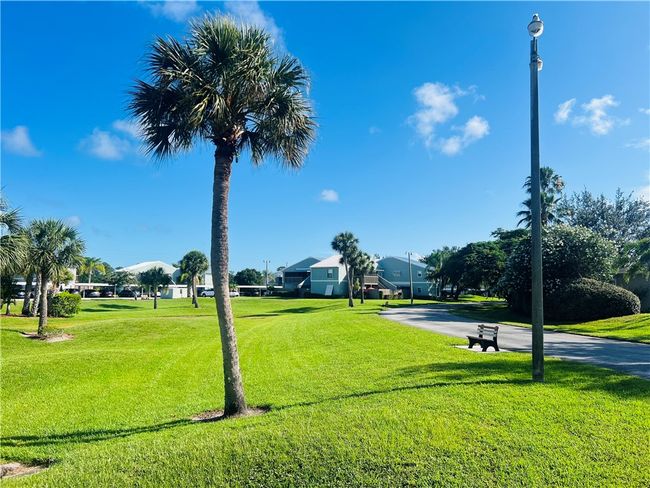8C - 1123 Breezy Way, House attached with 2 bedrooms, 2 bathrooms and null parking in Sebastian FL | Image 19