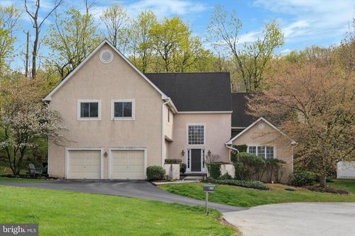 811 Crooked Ln, King Of Prussia, PA, 19406-3552 | Card Image