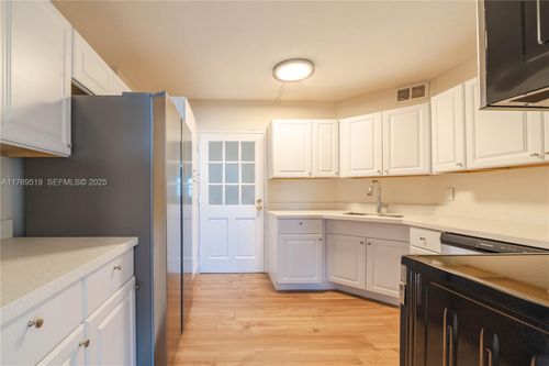 802-3301 Spanish Moss Ter, Lauderhill, FL, 33319-5004 | Card Image
