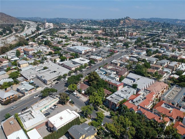 241 N Verdugo, Home with 32 bedrooms, 32 bathrooms and 3 parking in Glendale CA | Image 20