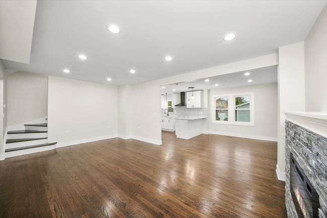 9213 S Trumbull Ave, House other with 3 bedrooms, 2 bathrooms and 2 parking in Evergreen Park IL | Image 9