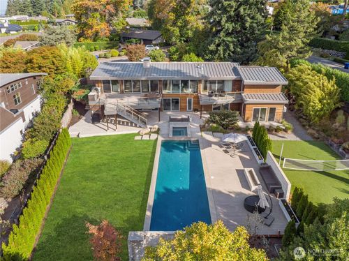 9135 Ne 19th St, Clyde Hill, WA, 98004-3229 | Card Image