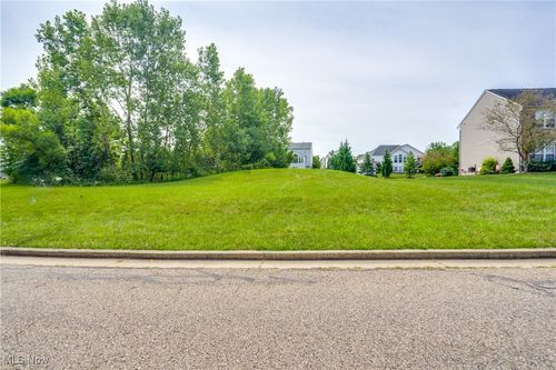 308 52nd St Nw, Canton, OH, 44709-4829 | Card Image