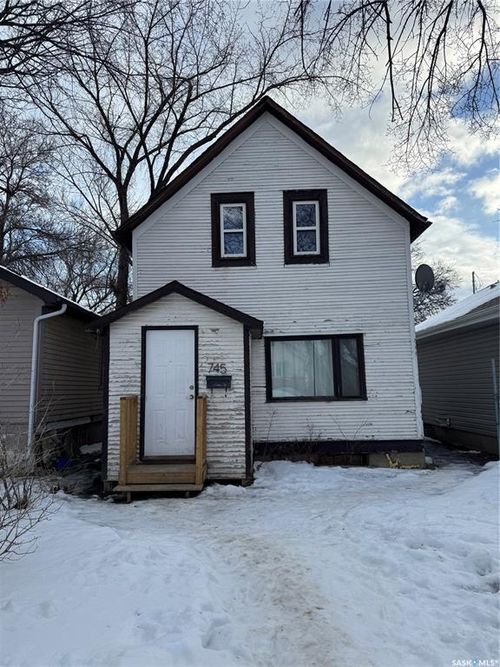745 Athol St, Regina, SK, S4T3B4 | Card Image
