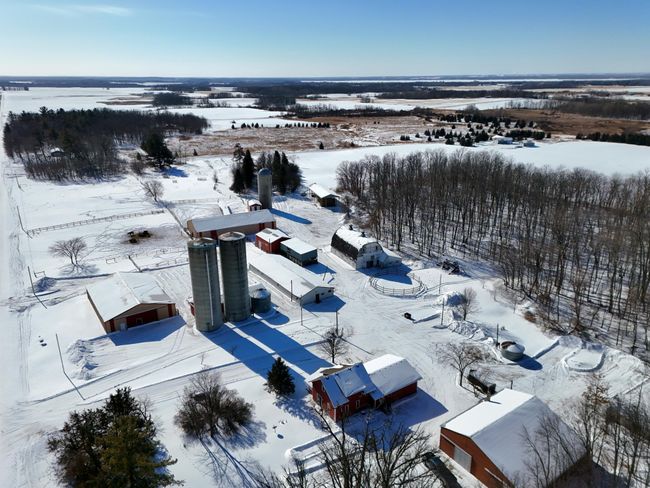 Expansive Outbuildings | Image 56