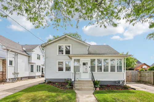 4417 6th Ave, Kenosha, WI, 53140-2933 | Card Image