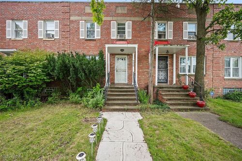 4056 Northfield Rd, Highland Hills, OH, 44122-7002 | Card Image