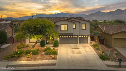 11906 N Mesquite Hollow Dr, Oro Valley, AZ, 85737-7333 | Card Image